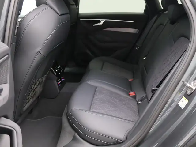 Audi A6 view 14