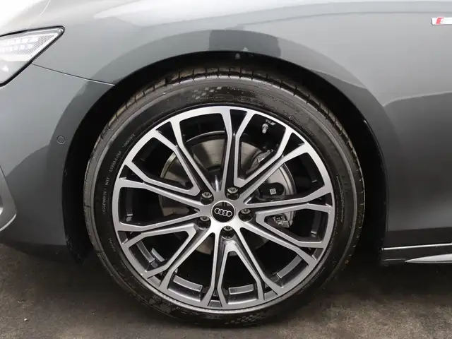 Audi A6 view 12