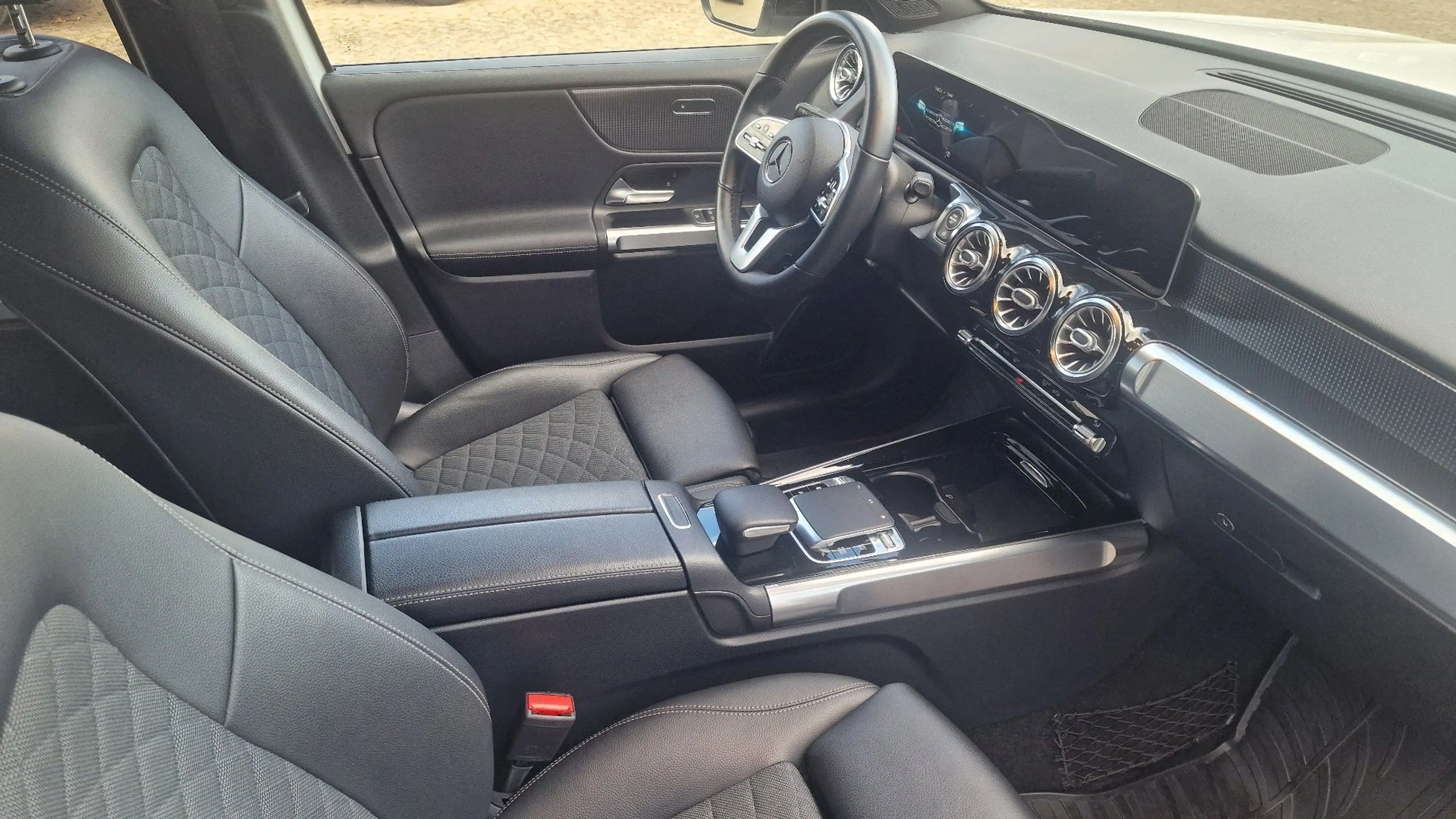 Mercedes-Benz GLB 250 4MATIC DAB LED RFK — photo 7