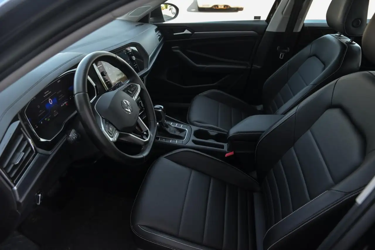 Volkswagen Jetta снимка Volkswagen Jetta