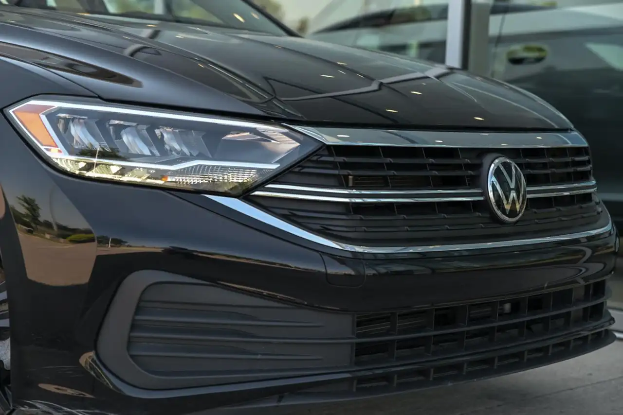 Volkswagen Jetta снимка Volkswagen Jetta