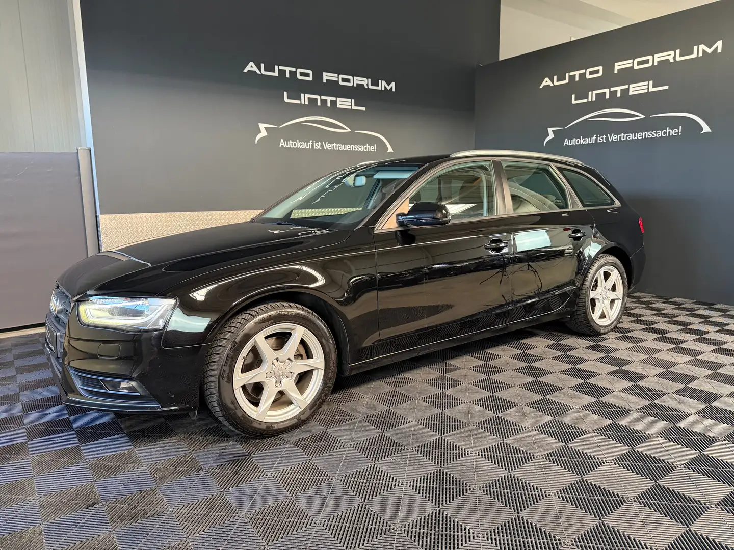 Audi A4 Avant 2.0 TDI Attraction-ALU-LED-SZH-SCHECKH.-TOP Noir - 2