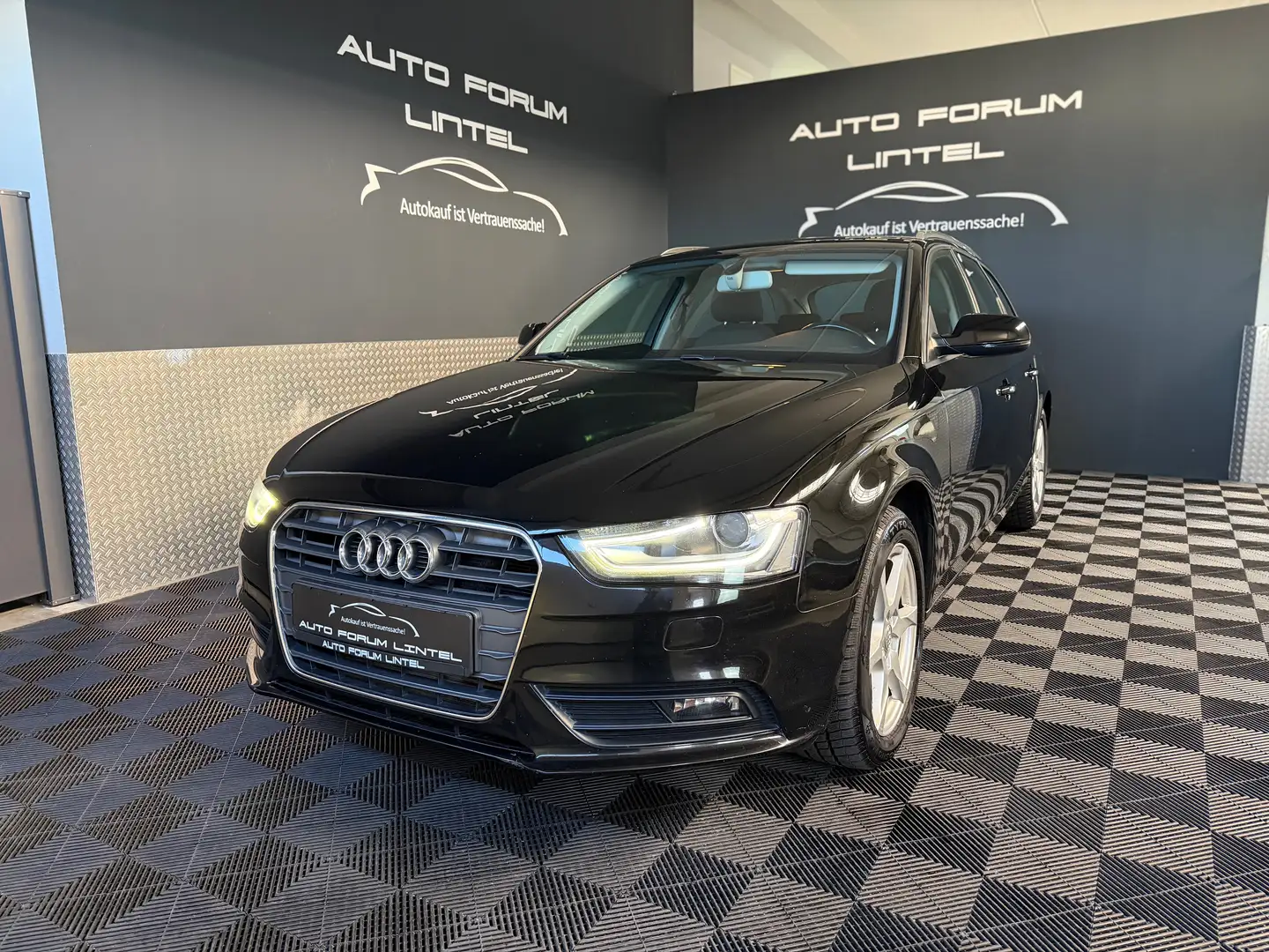 Audi A4 Avant 2.0 TDI Attraction-ALU-LED-SZH-SCHECKH.-TOP Noir - 1