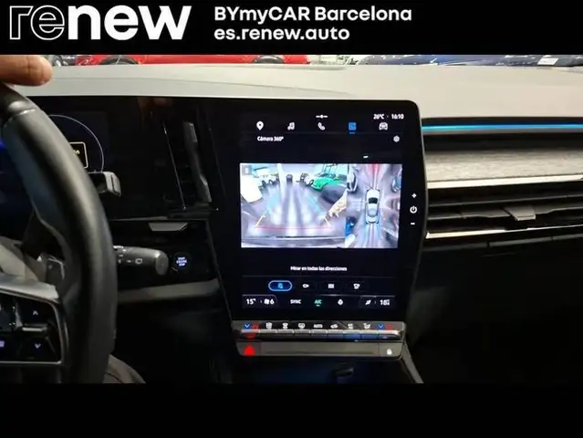 Renault Austral view 14