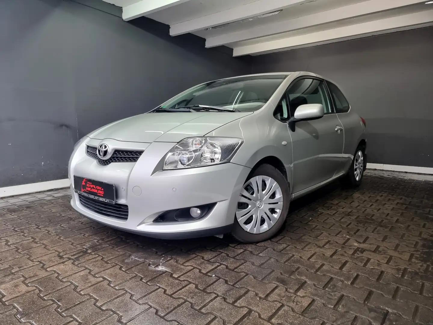 Toyota Auris 1.4 VVT-i Sol 3TÜRIG KLIMAAUTOMATIK, PARKTRONIK Silber - 1