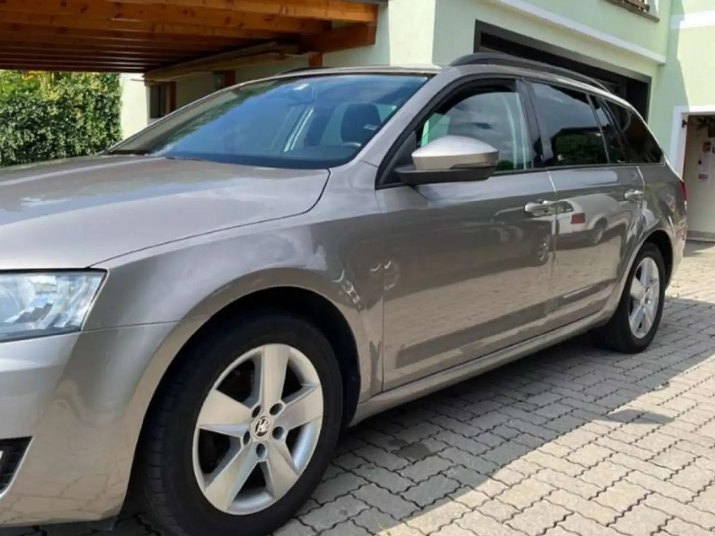 Skoda Octavia Combi 1,6 Ambition TDI 4x4 Green tec Bronze - 1