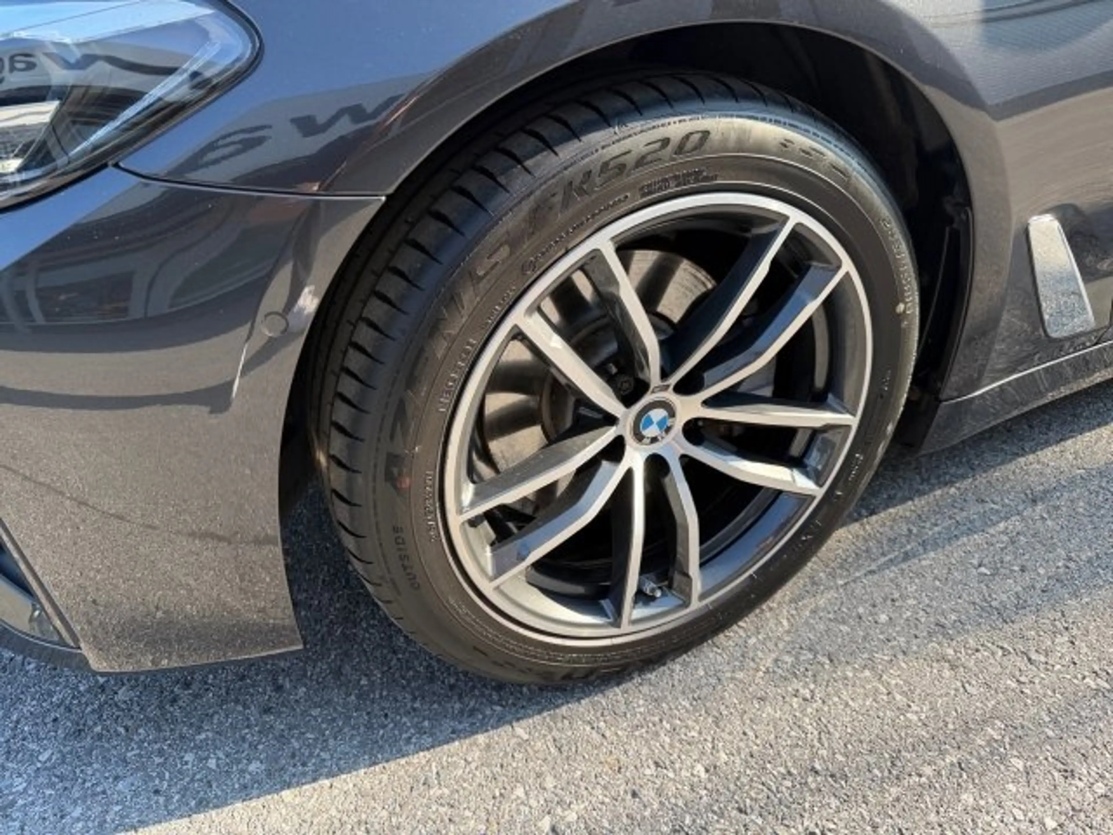 BMW 518 d Touring G31 B47 — photo 14