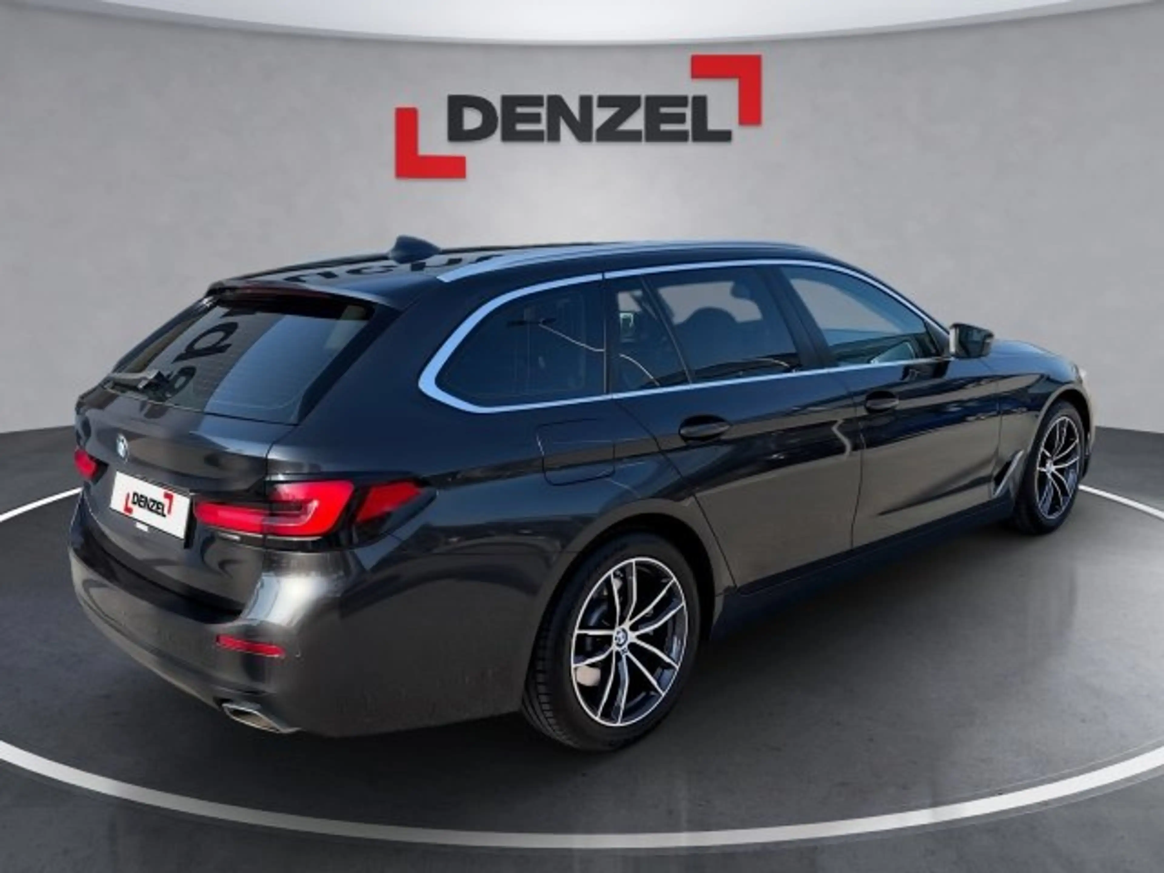 BMW 518 d Touring G31 B47 — photo 10