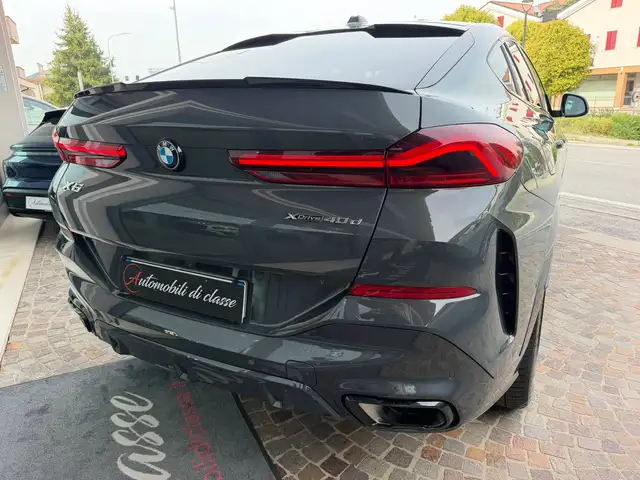 BMW X6 view 4