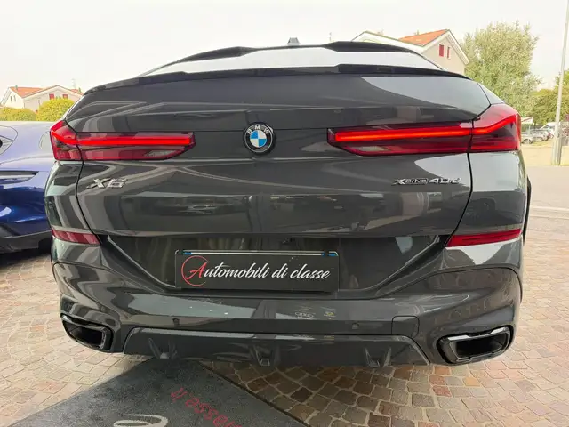 BMW X6 view 5