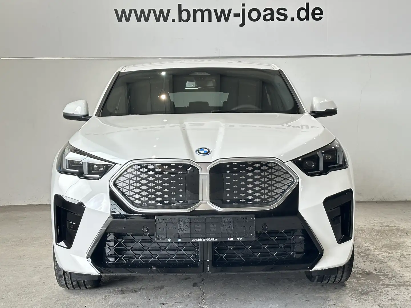BMW iX2 Komfortzugang, M Sportpaket, AHK Head-Up Weiß - 2