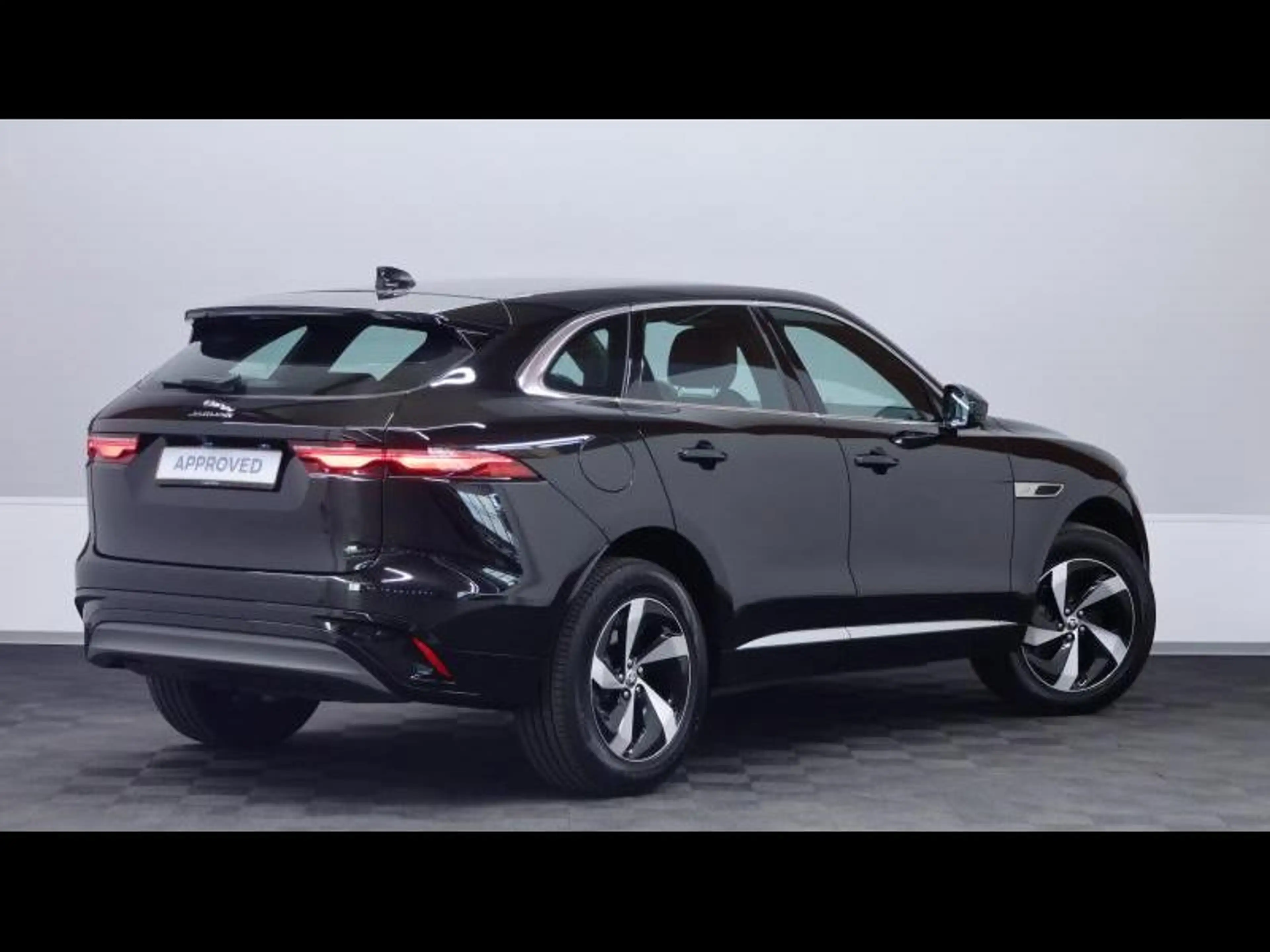 Jaguar F-Pace D165 S AWD AUTO — photo 4