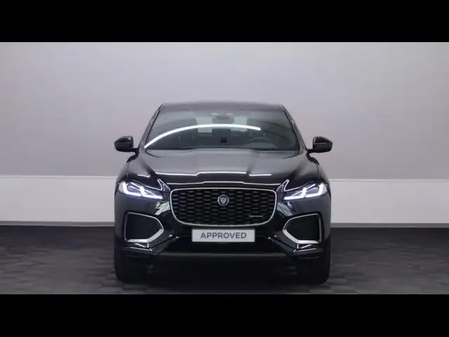 Jaguar F-Pace view 2