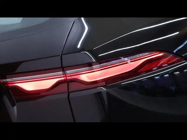 Jaguar F-Pace view 8