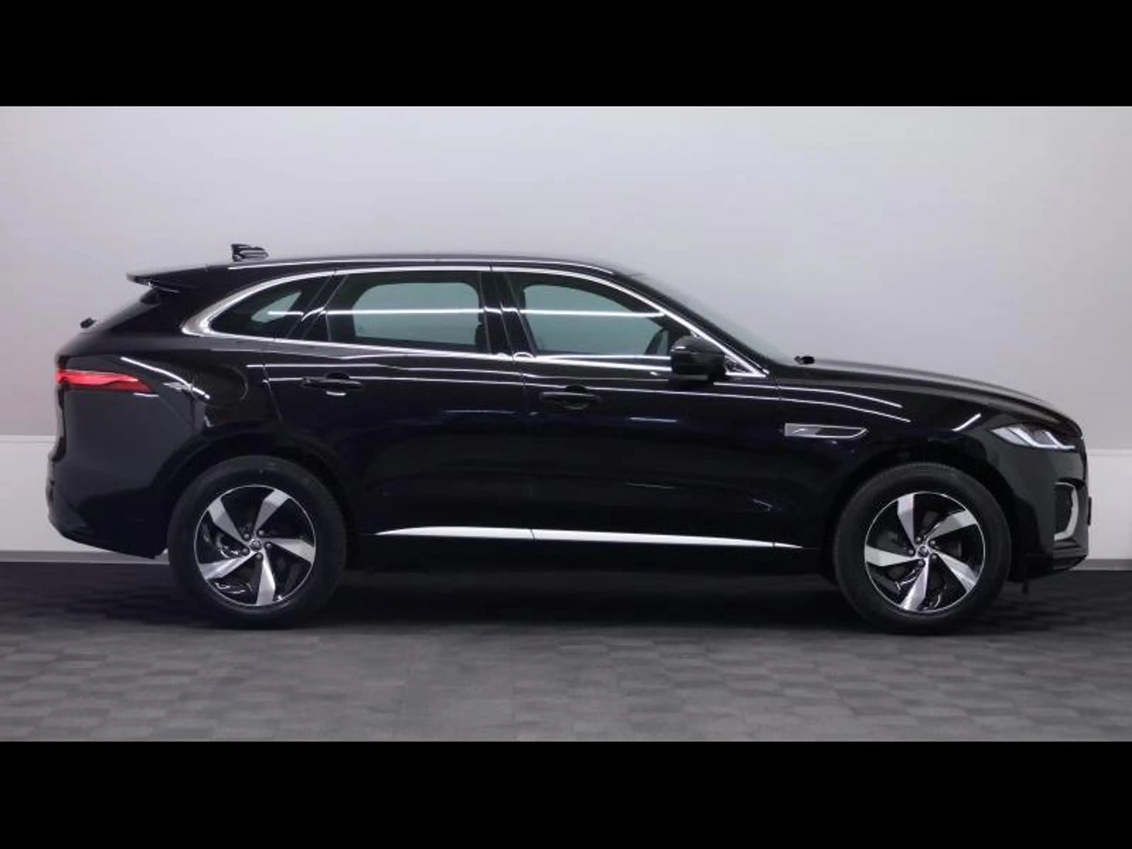 Jaguar F-Pace D165 S AWD AUTO — photo 3