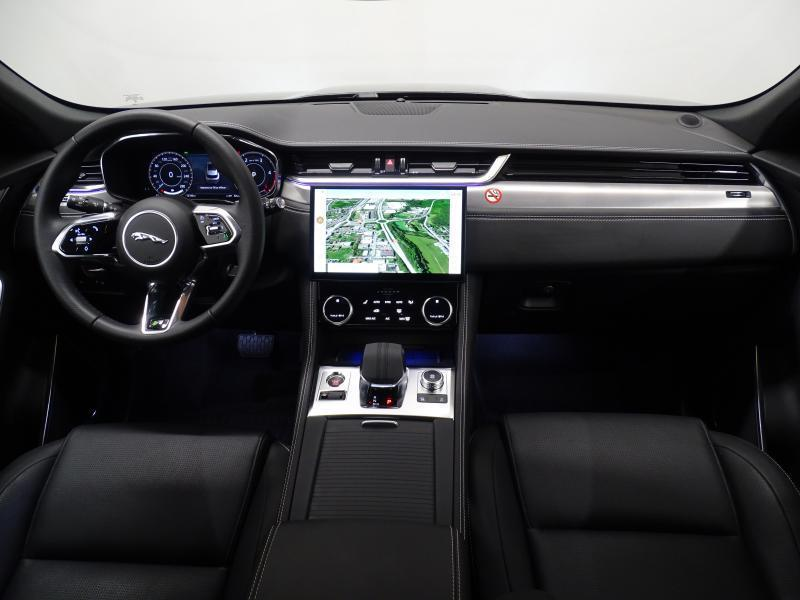 Jaguar F-Pace D165 S AWD AUTO — photo 11