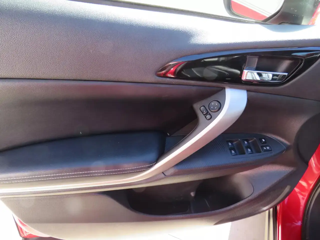Mitsubishi Eclipse Cross снимка Mitsubishi Eclipse Cross