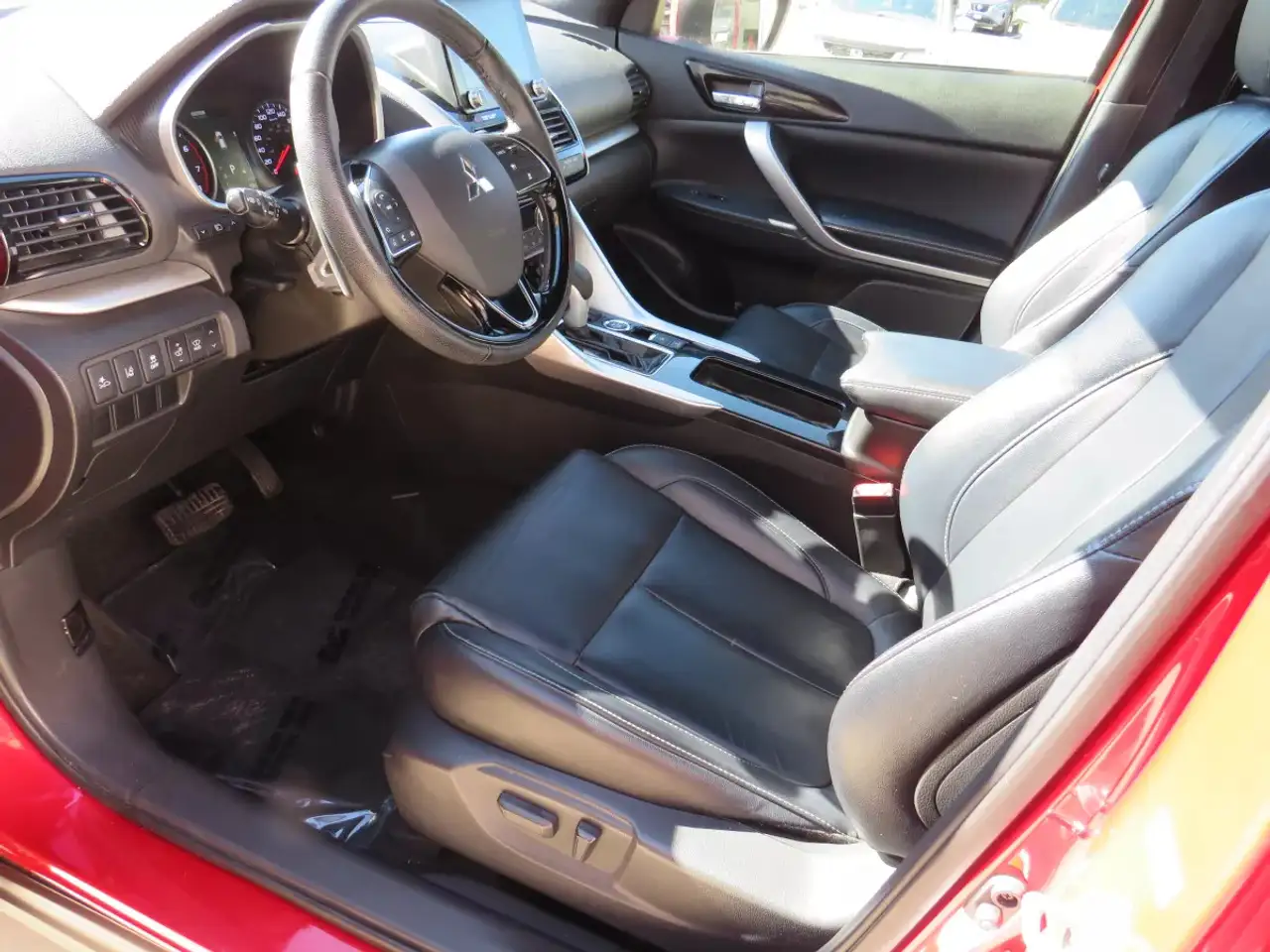 Mitsubishi Eclipse Cross снимка Mitsubishi Eclipse Cross