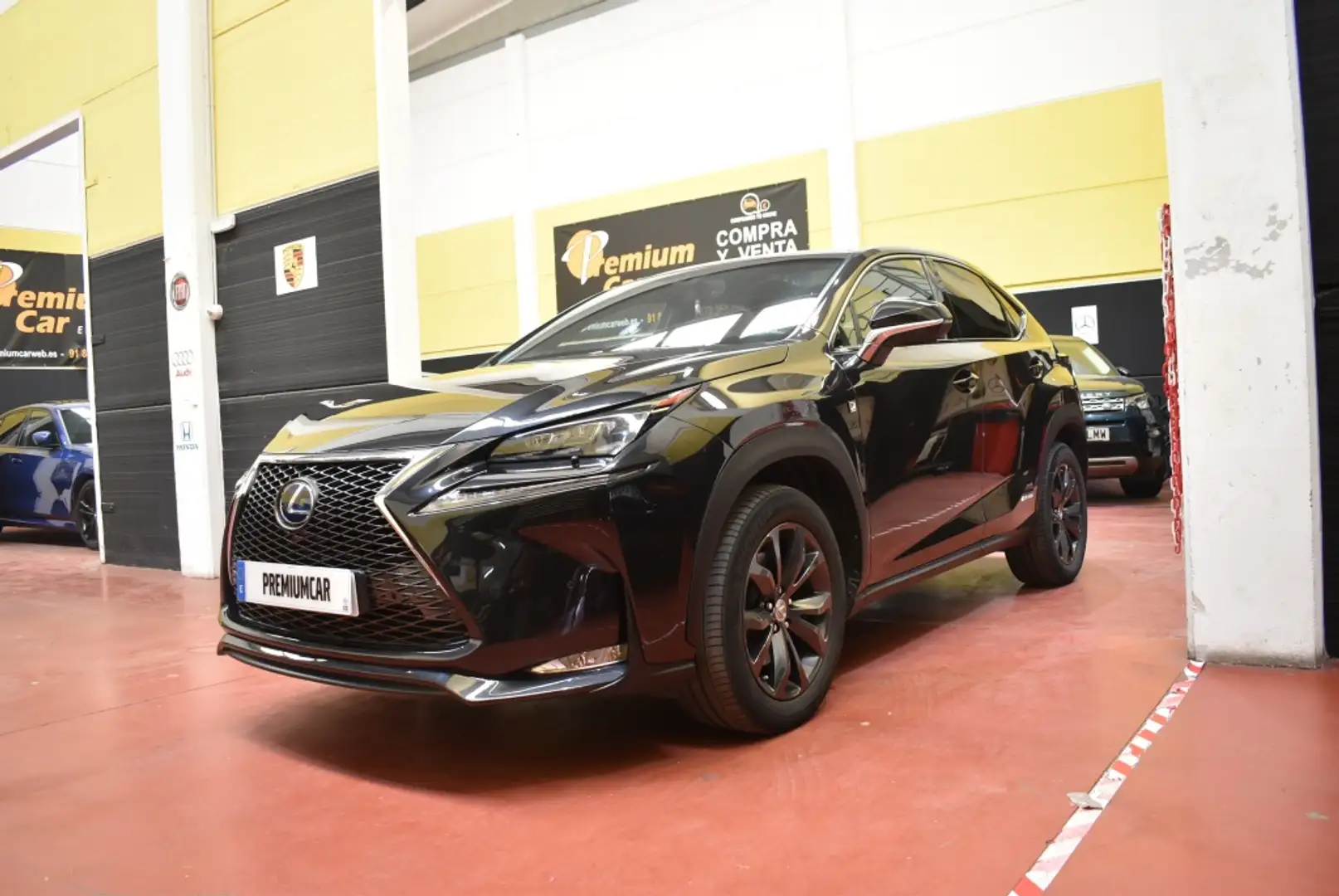 Lexus NX 300 300h F Sport 4WD Panoramico+Navibox Noir - 1