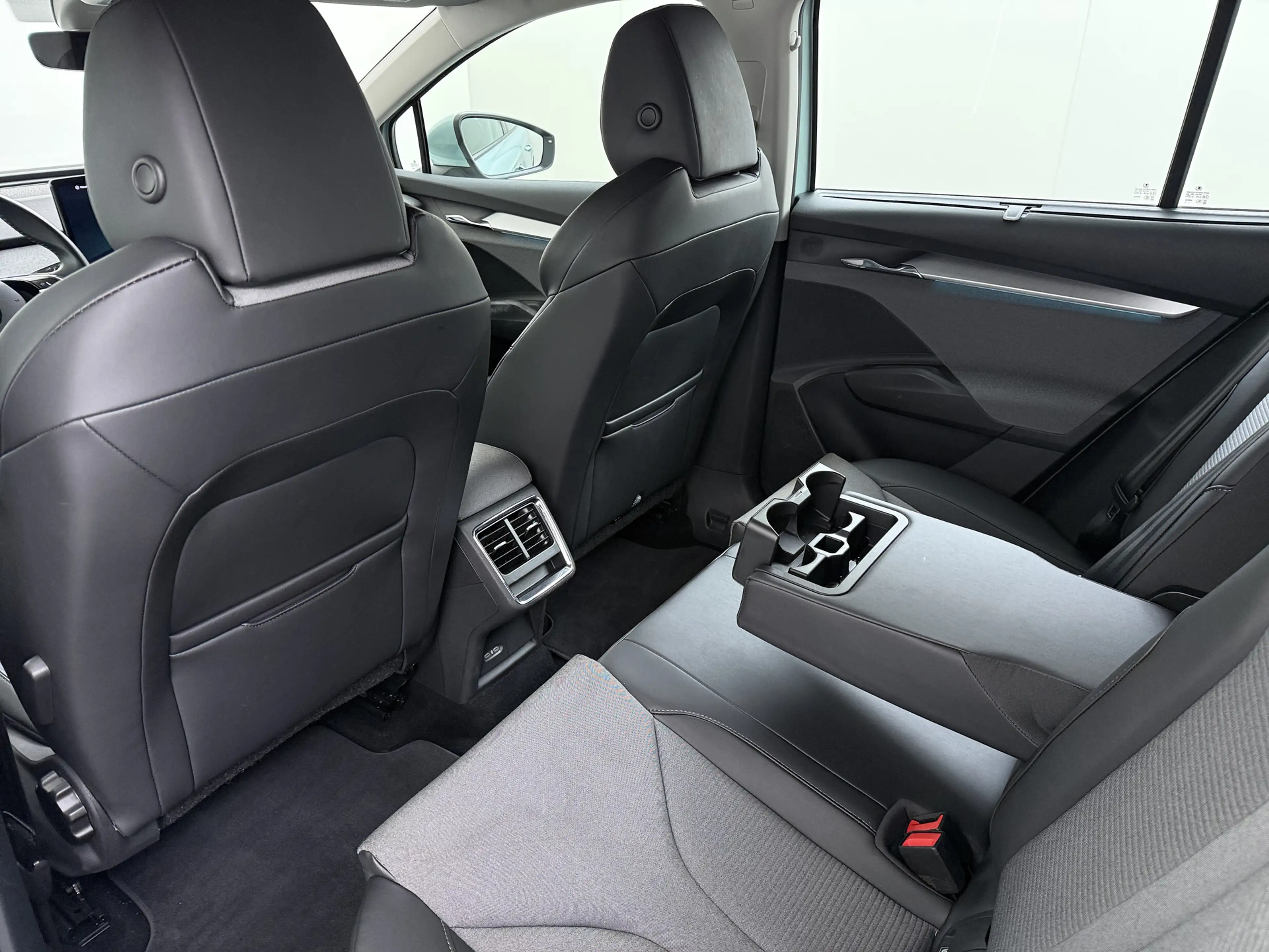 Skoda Enyaq iV 60 Trekhaak Navi Ecc Apple Carplay Android Auto — photo 14
