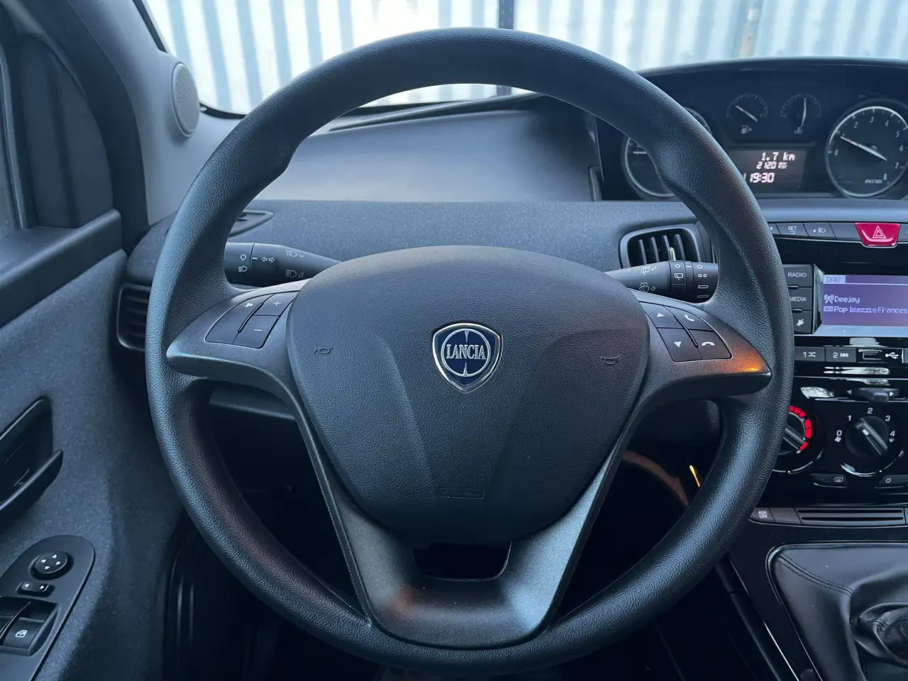Lancia Ypsilon 2022 — фото 10