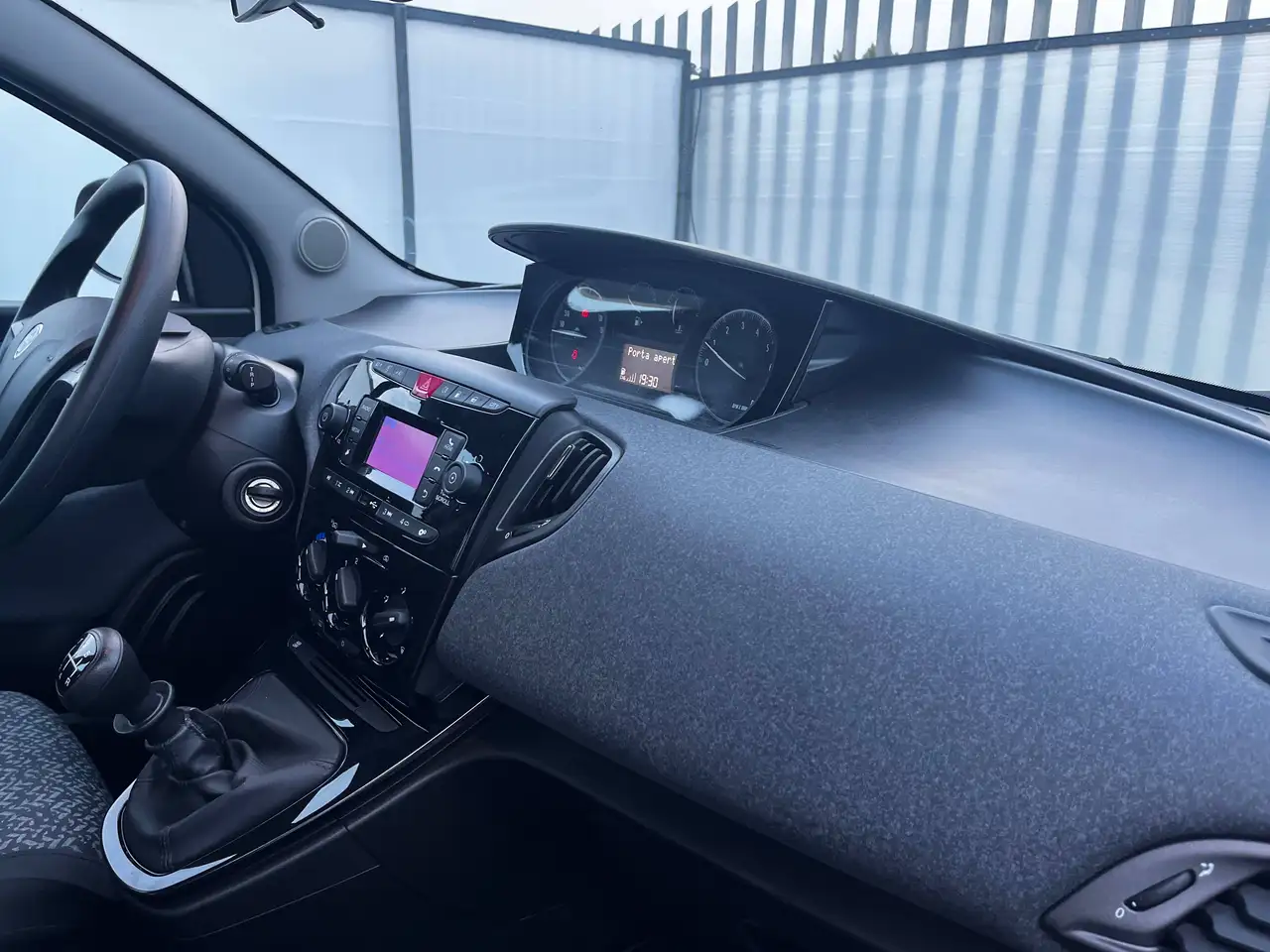 Lancia Ypsilon 2022 — фото 13