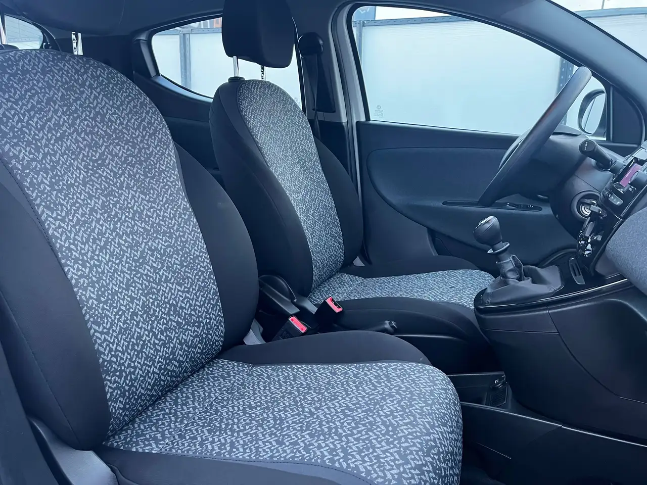 Lancia Ypsilon 2022 — фото 14