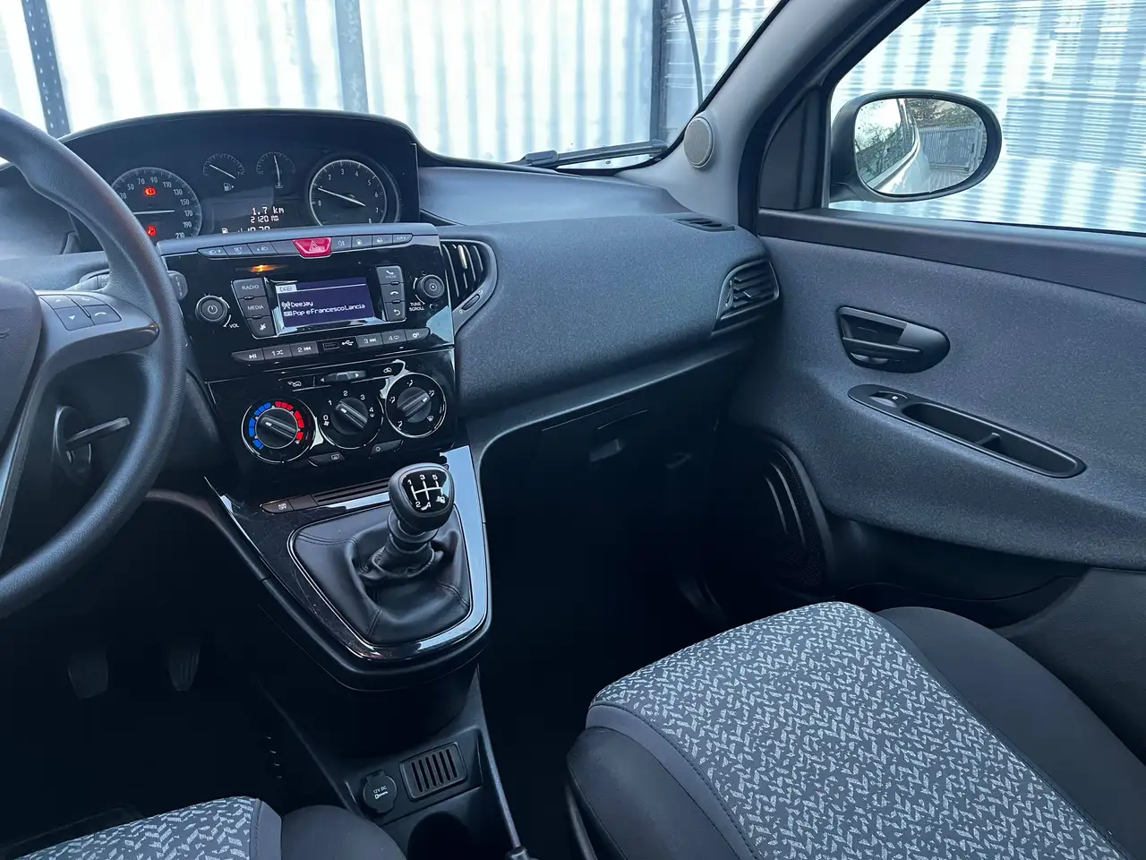 Lancia Ypsilon 2022 — фото 11