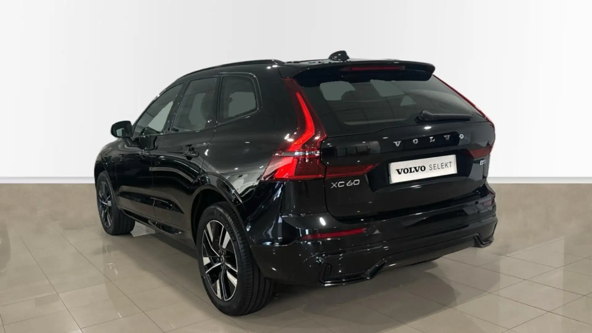 Volvo XC60 B5 Plus AWD Aut. Negro - 2