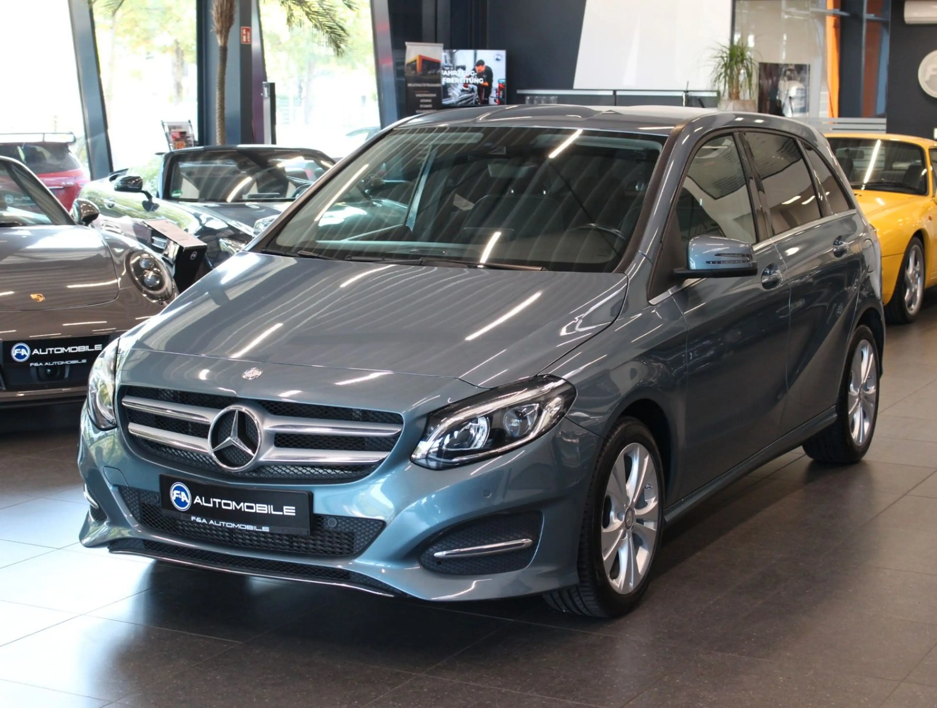Mercedes-Benz B 220 CDI Urban COMAND|LED|AHK+Totwinkel+PDC