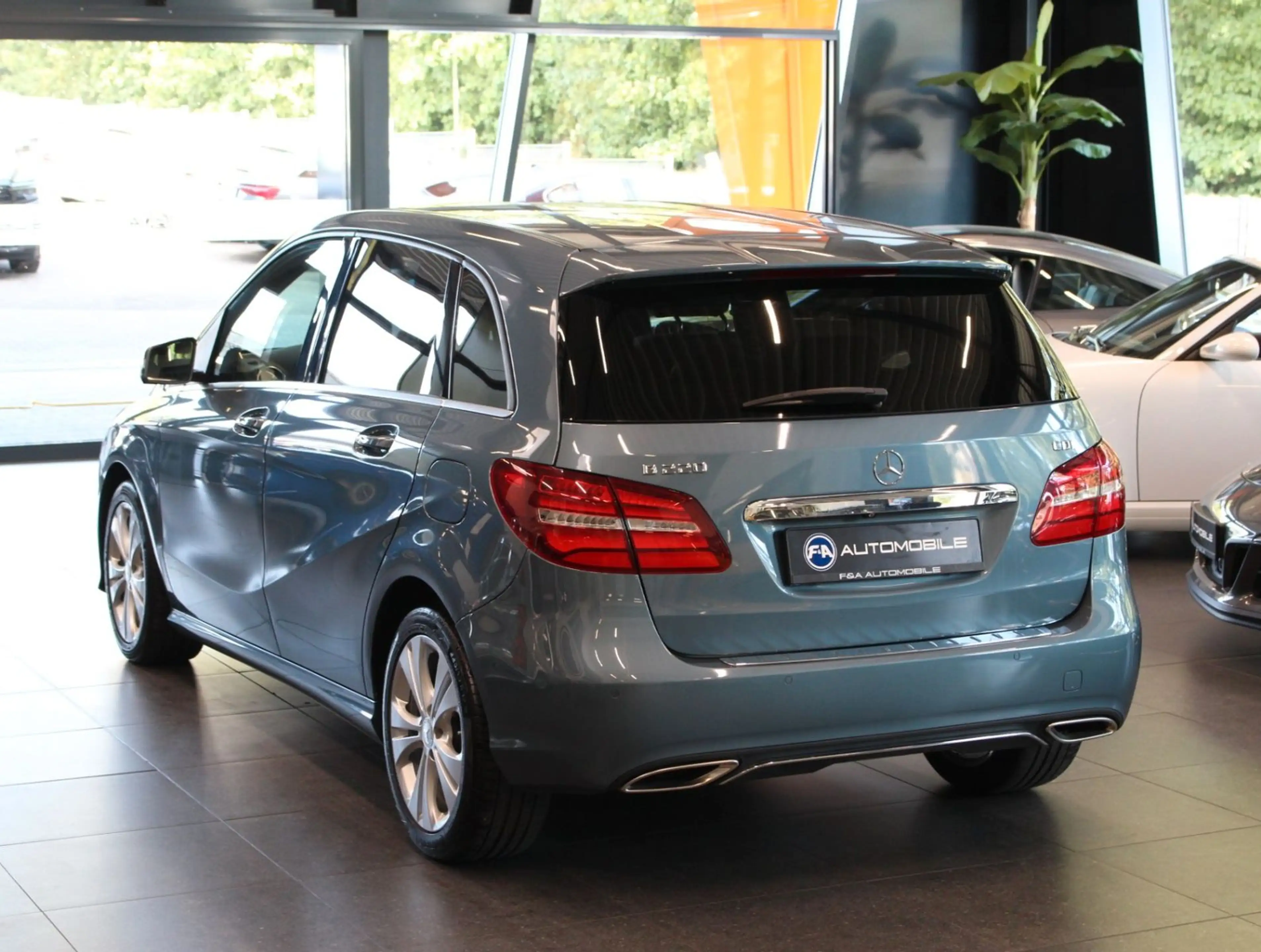 Mercedes-Benz B 220 CDI Urban COMAND|LED|AHK+Totwinkel+PDC — photo 4