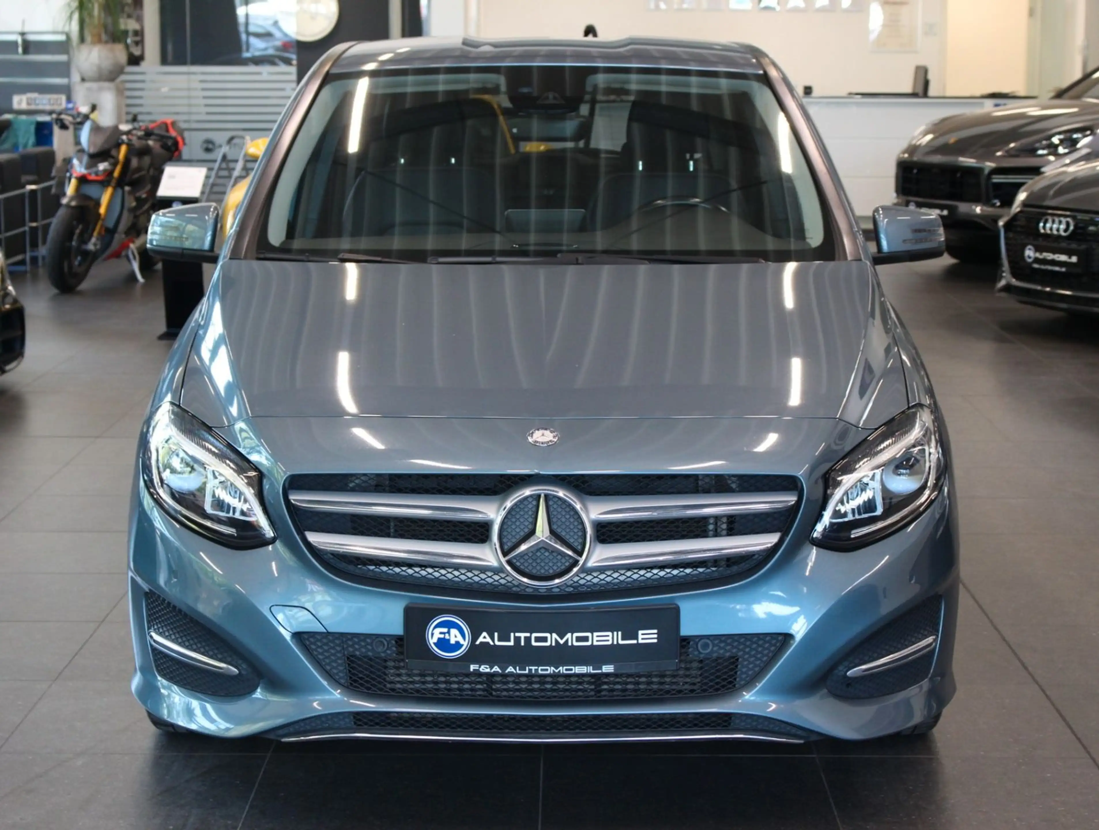Mercedes-Benz B 220 CDI Urban COMAND|LED|AHK+Totwinkel+PDC — photo 3