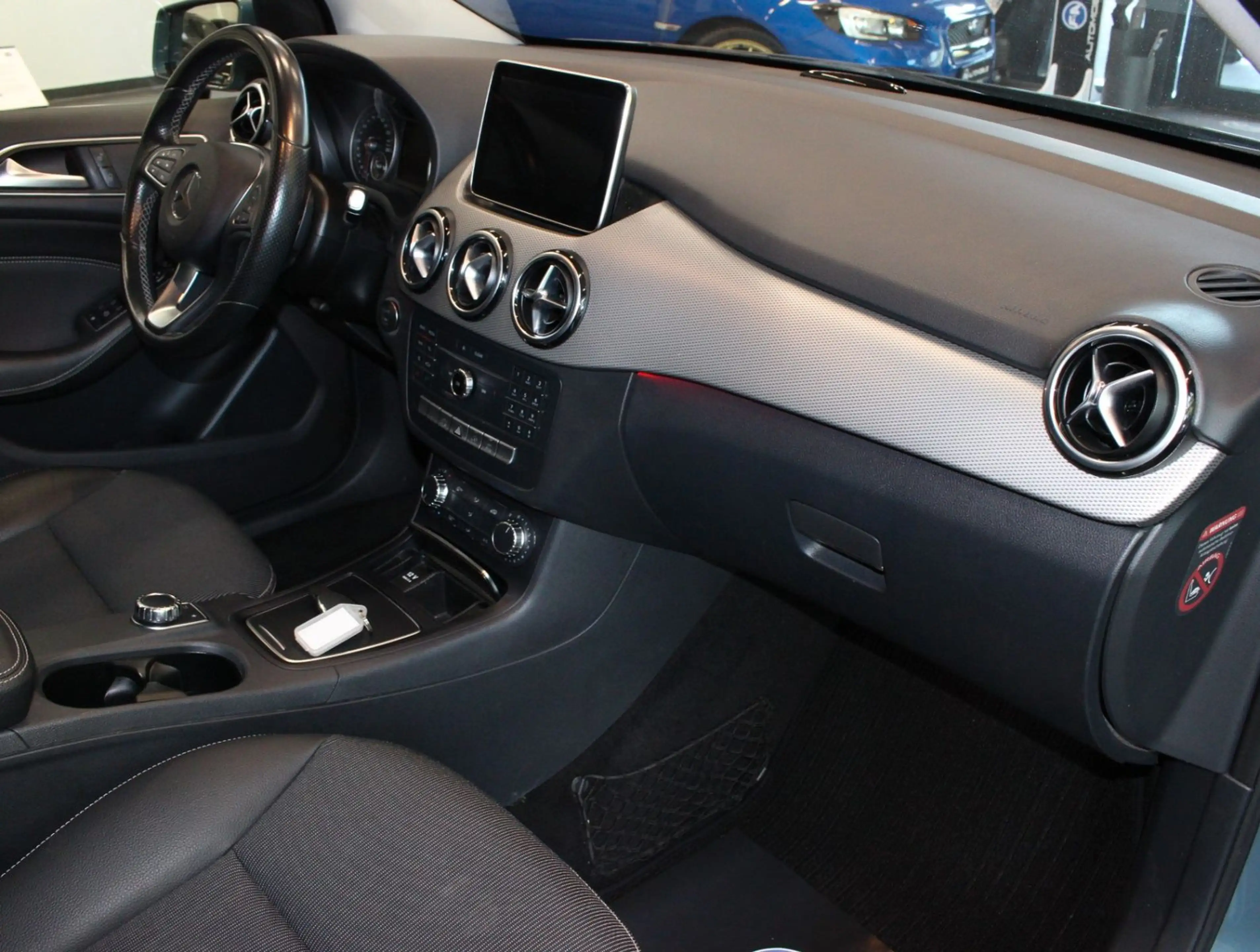 Mercedes-Benz B 220 CDI Urban COMAND|LED|AHK+Totwinkel+PDC — photo 9
