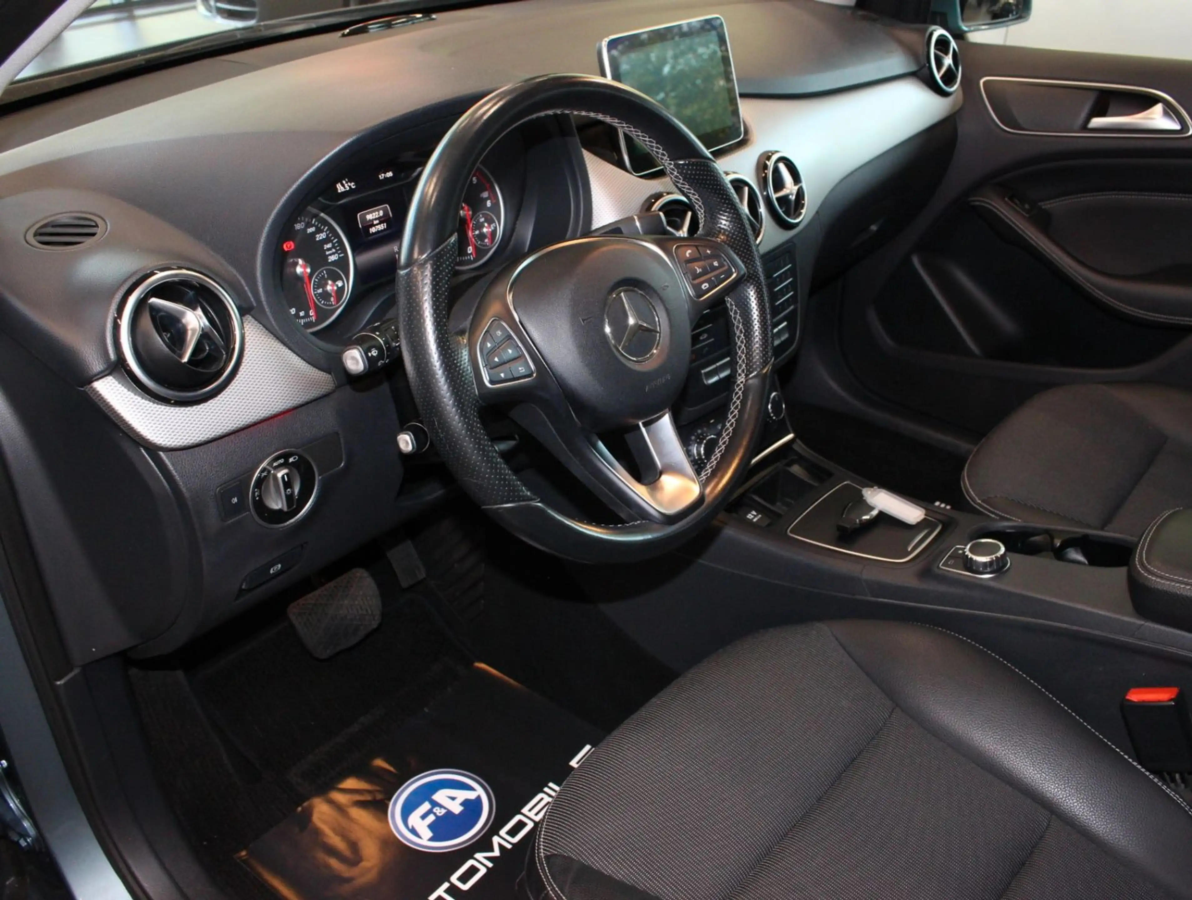 Mercedes-Benz B 220 CDI Urban COMAND|LED|AHK+Totwinkel+PDC — photo 12