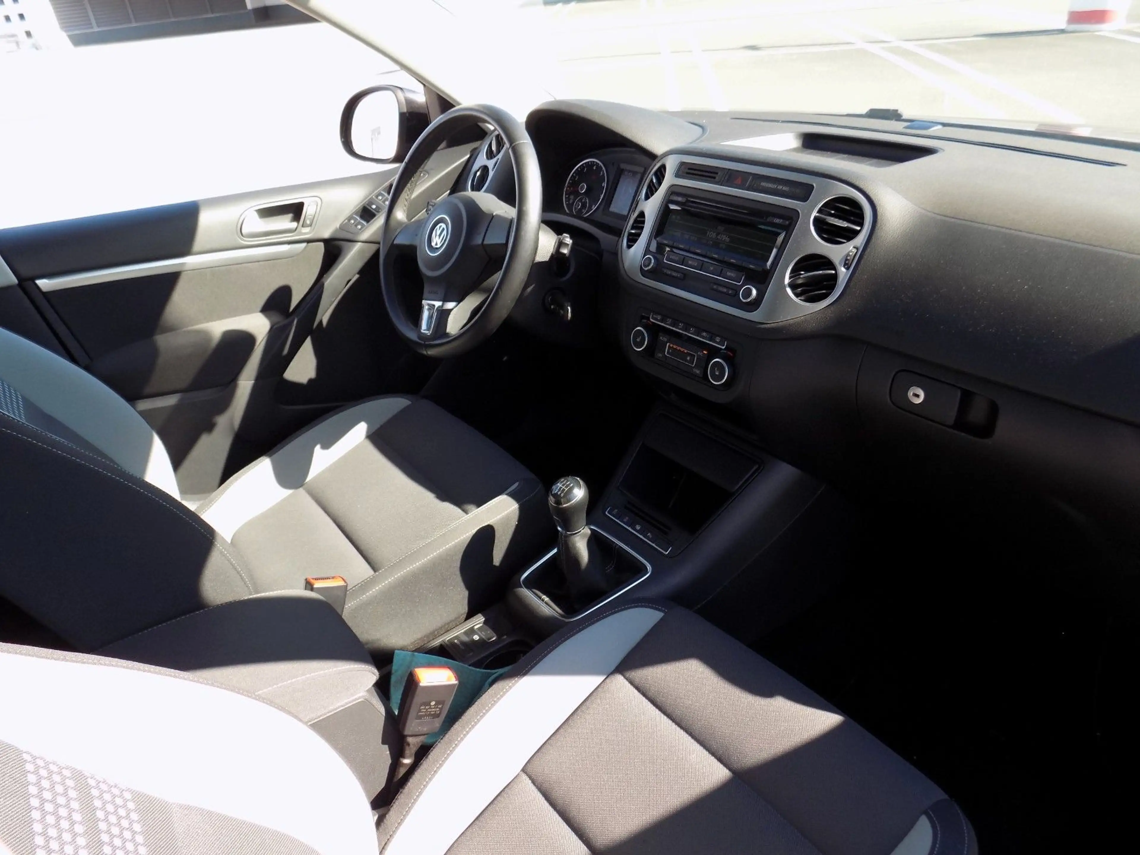 Volkswagen Tiguan Life 1,4 TSI Kkima,Pdc,Model 2014 TÜV neu — photo 15