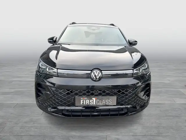 Volkswagen Tiguan view 2