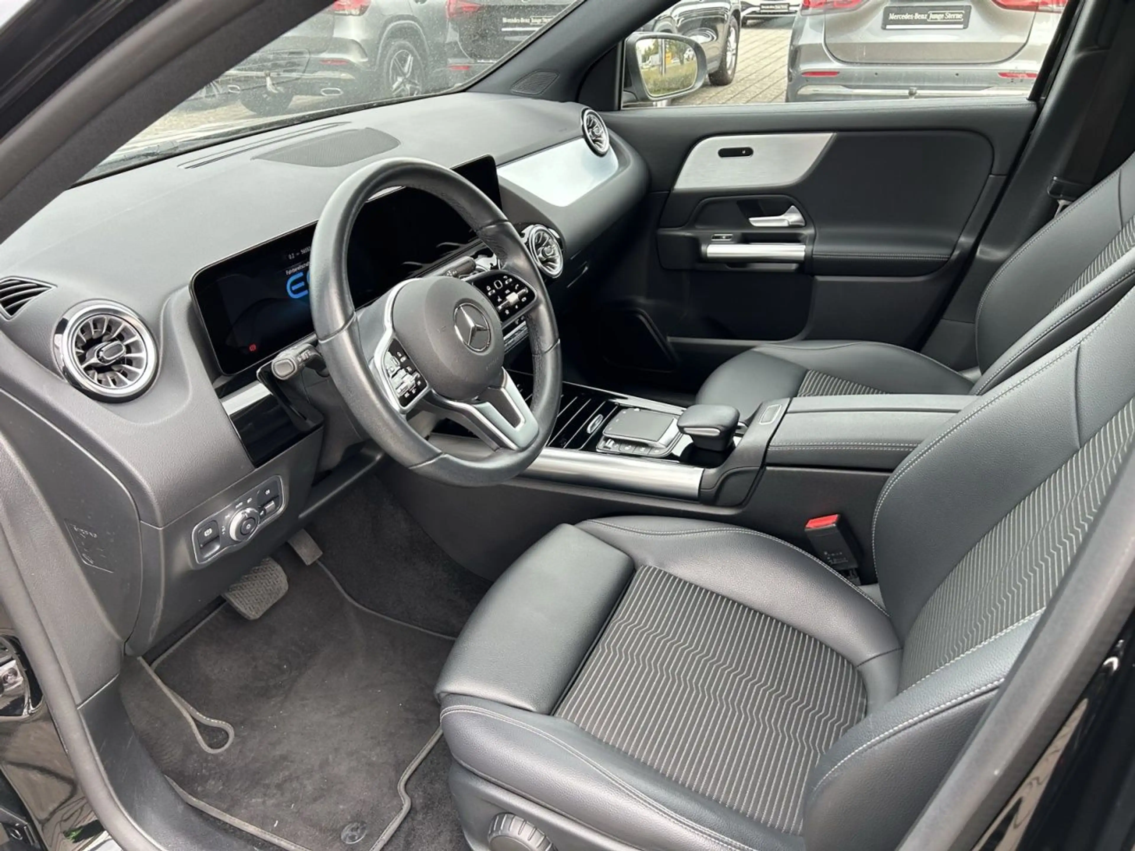 Mercedes-Benz EQA 250 PROGRESSIVE+TOTW+AMBIENTE+STDHZ+KAM+LED — photo 12