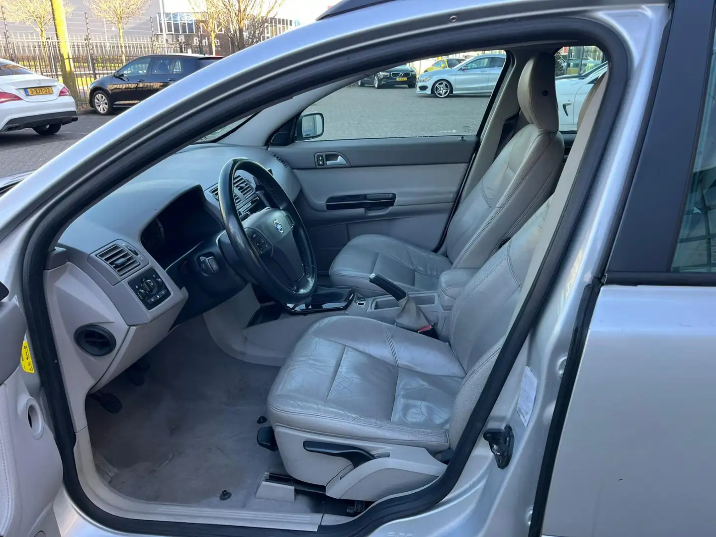 Volvo V50 1.8 Edition II ( Trekhaak, Airco, Inruilkoopje !!! Grijs - 2