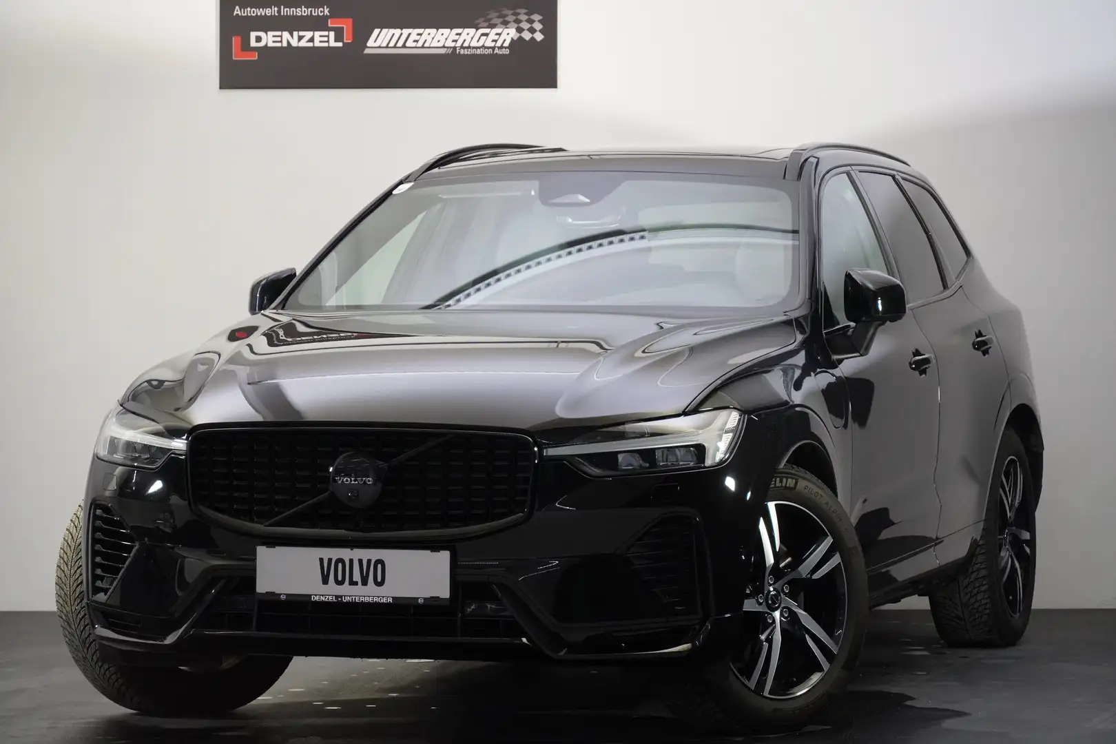 Volvo XC60 T6 Plug in Hybrid Ultra Black Schwarz - 2