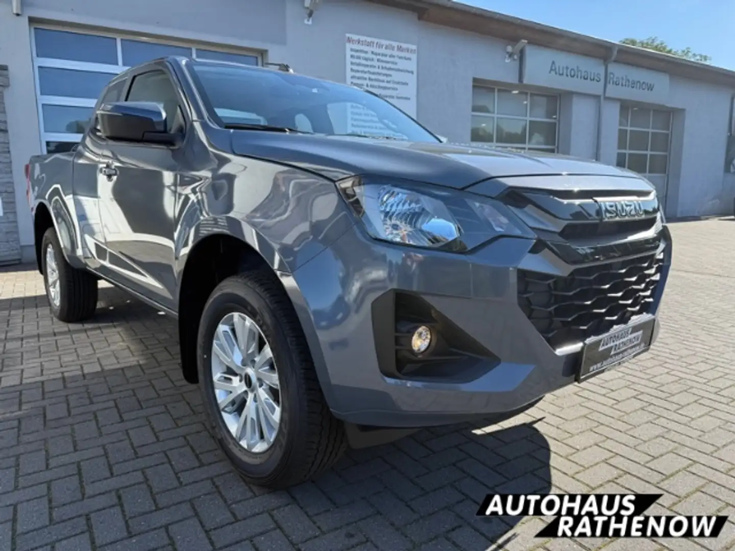 Isuzu D-Max Space Cab 4WD LS 1.9 SHZ Spurhalteass. Verkehrszei Серый - 2