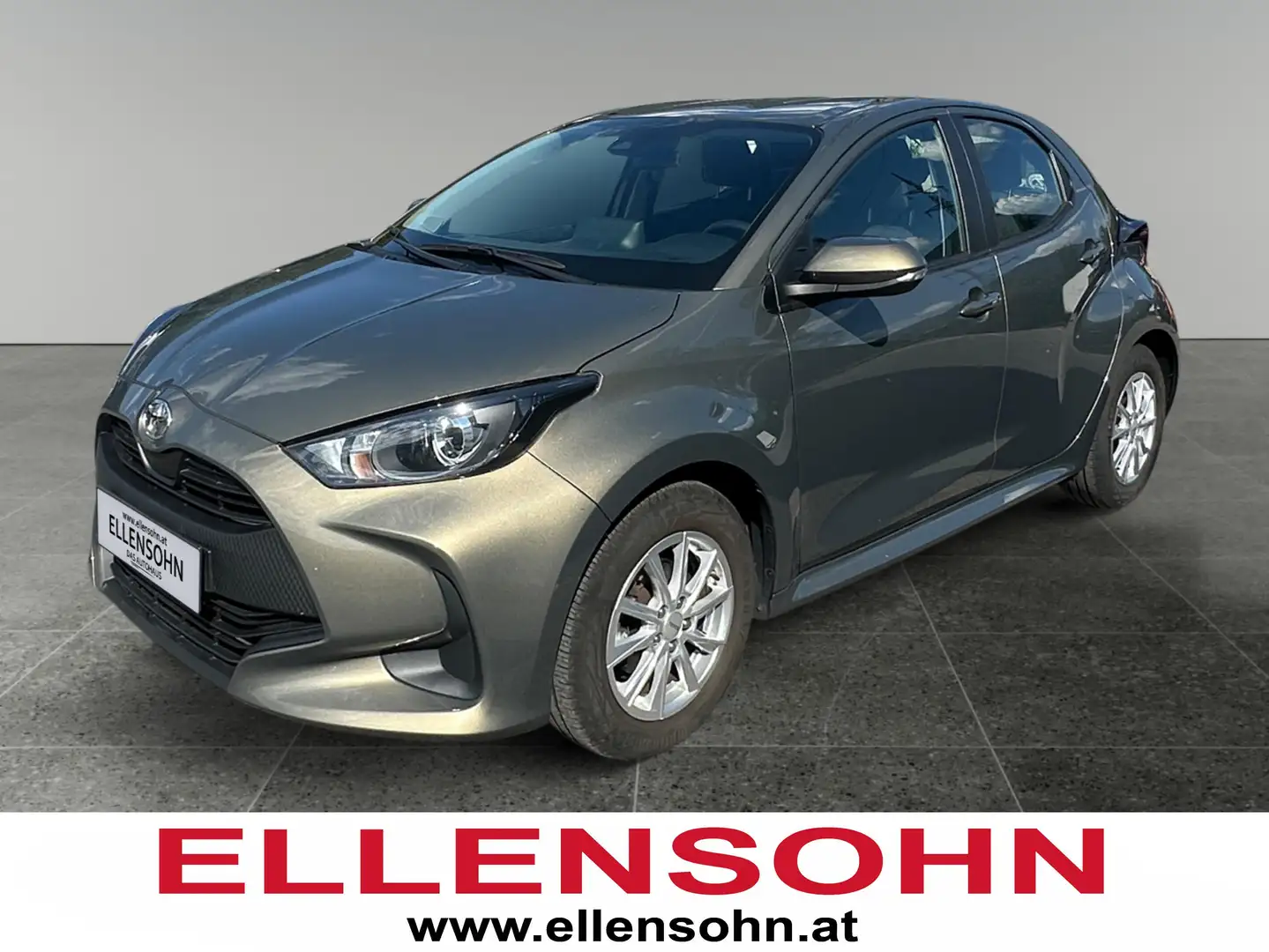 Toyota Yaris Yaris 1,0 VVT-i Active Grün - 1