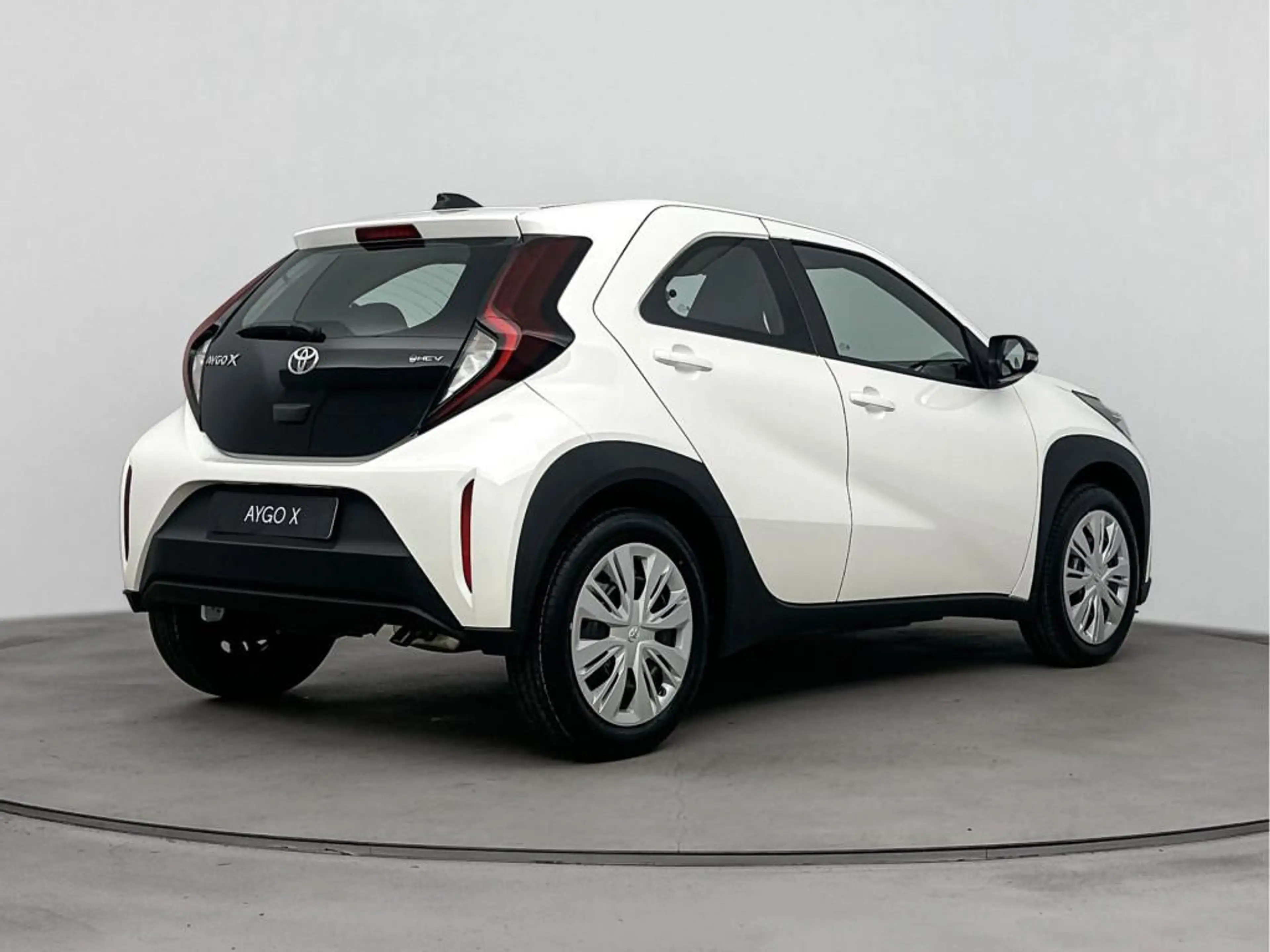 Toyota Aygo X Hybrid 115 play € 1000 inruilpremie, Snel leverbaa — photo 3