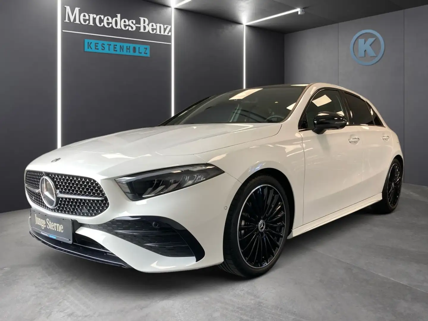 Mercedes-Benz A 200 AMG+NIGHT+PANO+BURMESTER+360°+KEYLESS+DAB Weiß - 2