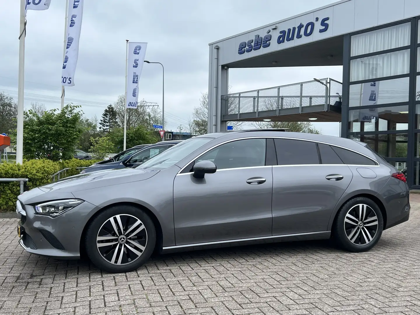 Mercedes-Benz CLA 180 Shooting Brake D 2.0 Automaat Business Solution Lu Grijs - 2