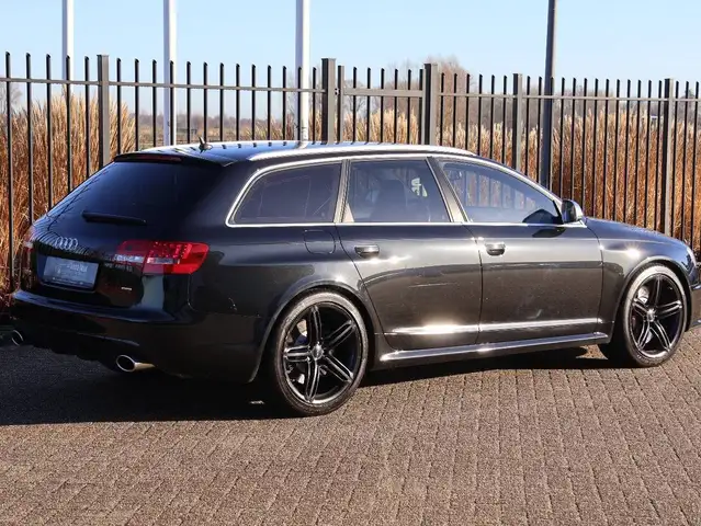 Audi RS6 view 7