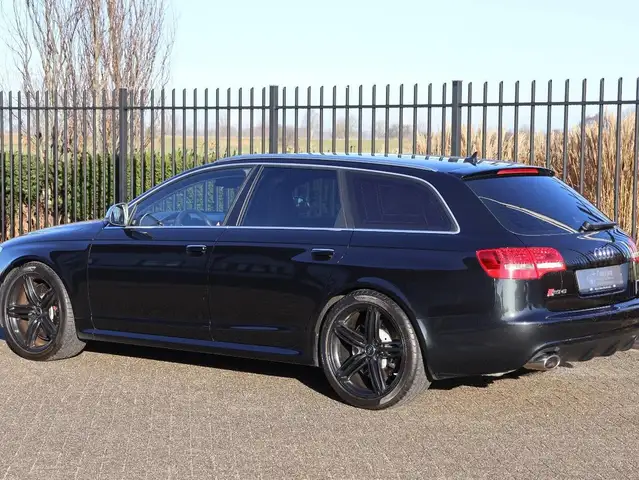 Audi RS6 view 3