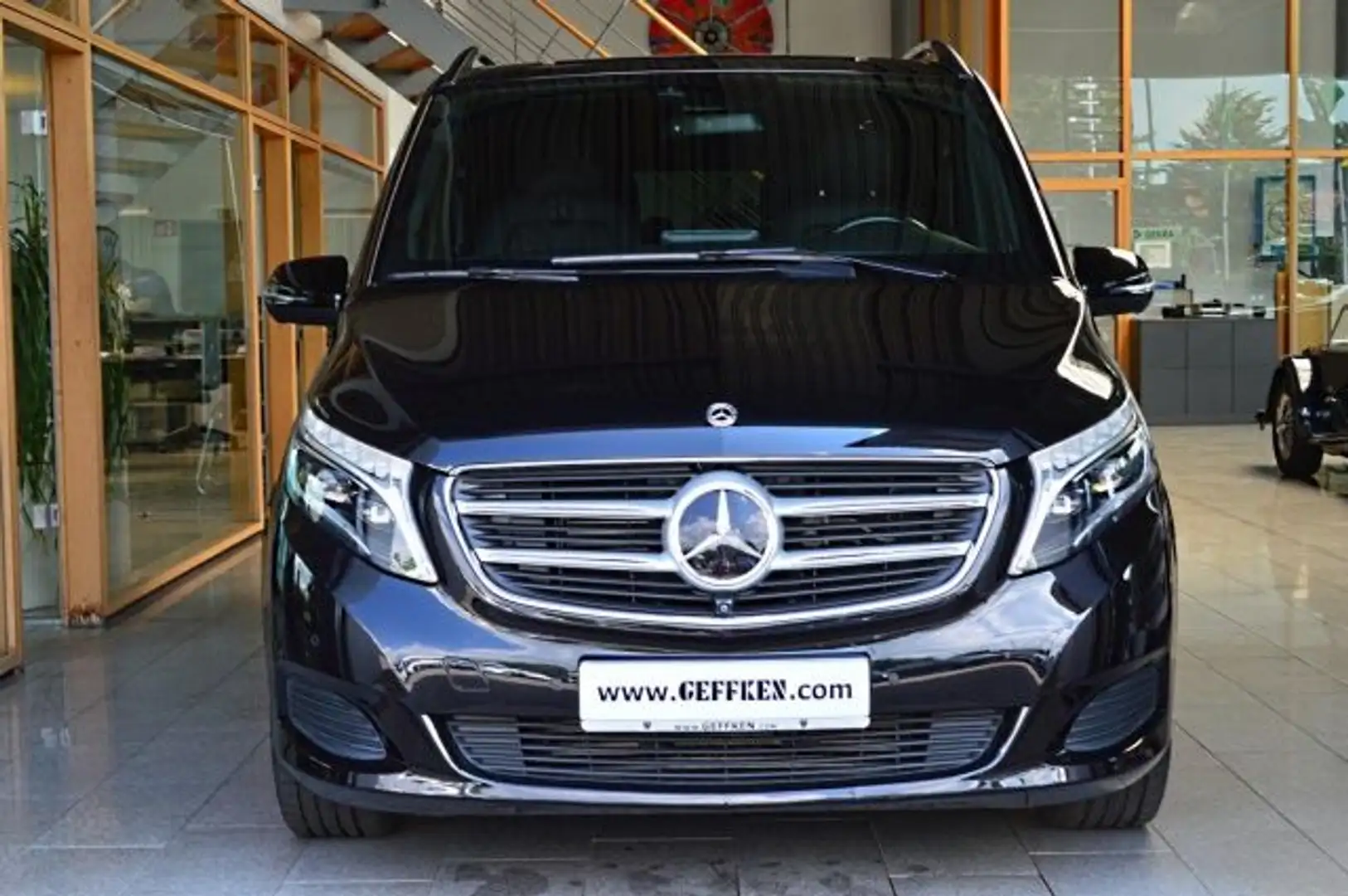 Mercedes-Benz V 250 (BlueTEC) d lang 7G-TRONIC Ed Avantgarde LED Fekete - 2