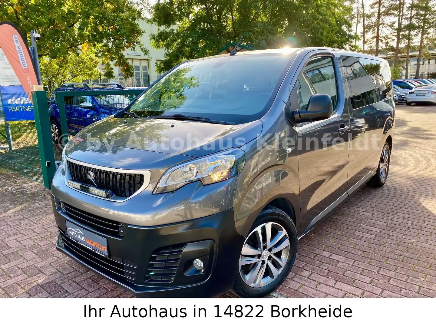 Peugeot Expert Traveller L2 |KAMERA|SHZ|9.SITZER|AHK| Grau - 1