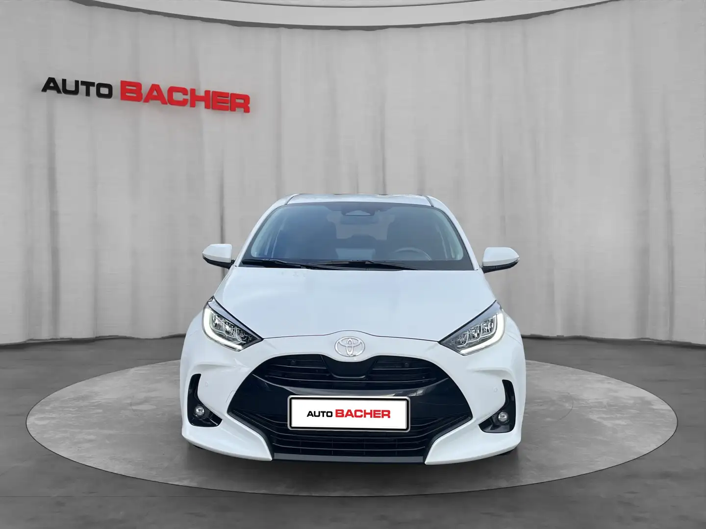 Toyota Yaris 1,5 l Hybrid Active Drive Weiß - 2