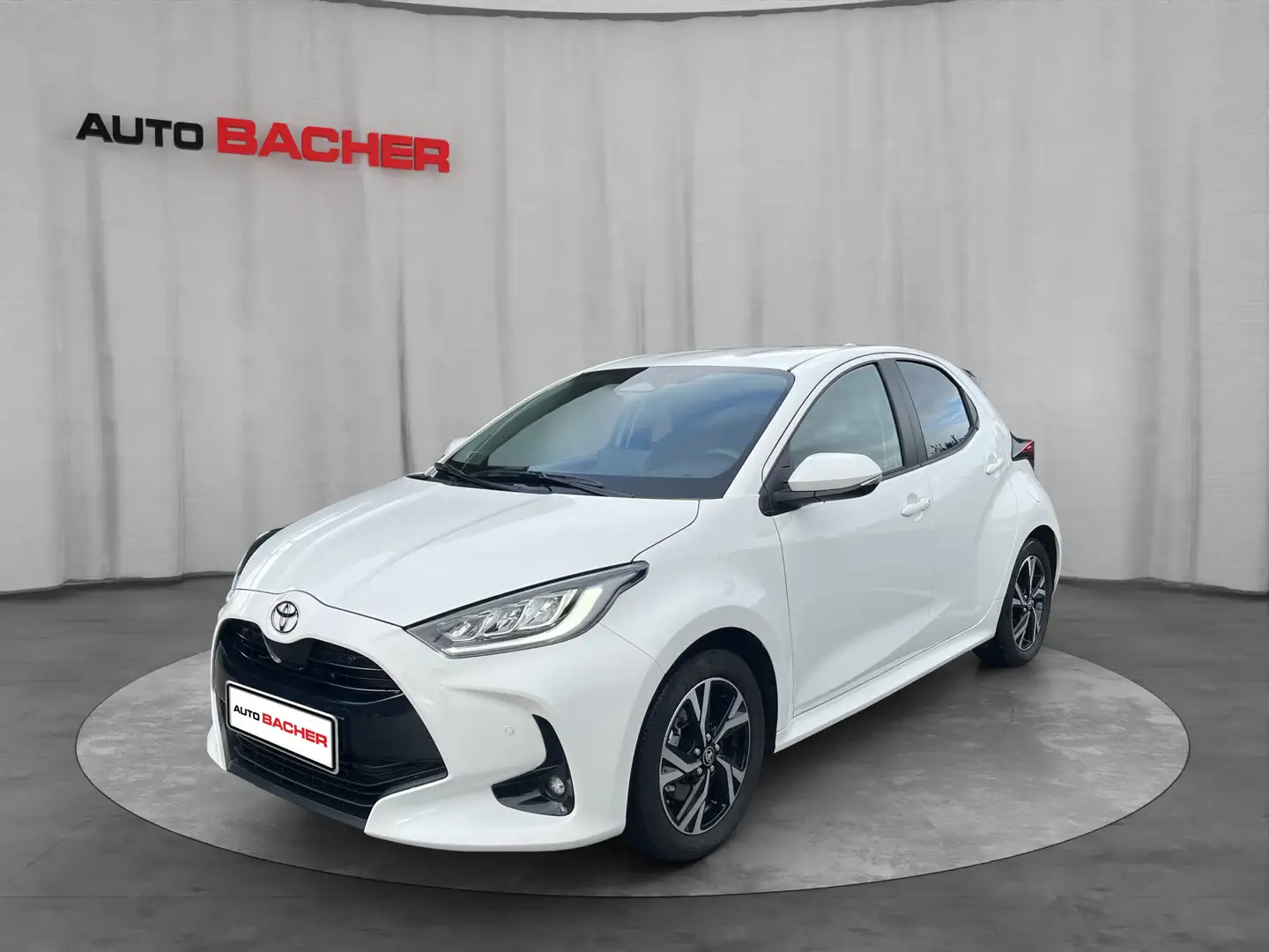 Toyota Yaris 1,5 l Hybrid Active Drive Weiß - 1